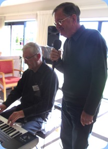 Gordon Sutherland playing Korg Pa3X with Len Hancy vocals.