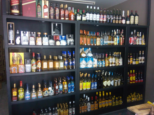 Vinos y Licores, Prolongación Juárez 247, Santa Cecilia, 45430 Zapotlanejo, Jal., México, Tienda de bebidas alcohólicas | JAL