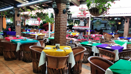 Restaurante Bar Los Gavilanes, Prol. López Mateos Sur Km 16.5, Col. Los Gavilanes Poniente, 45645 Jal., México, Restaurante de brunch | JAL