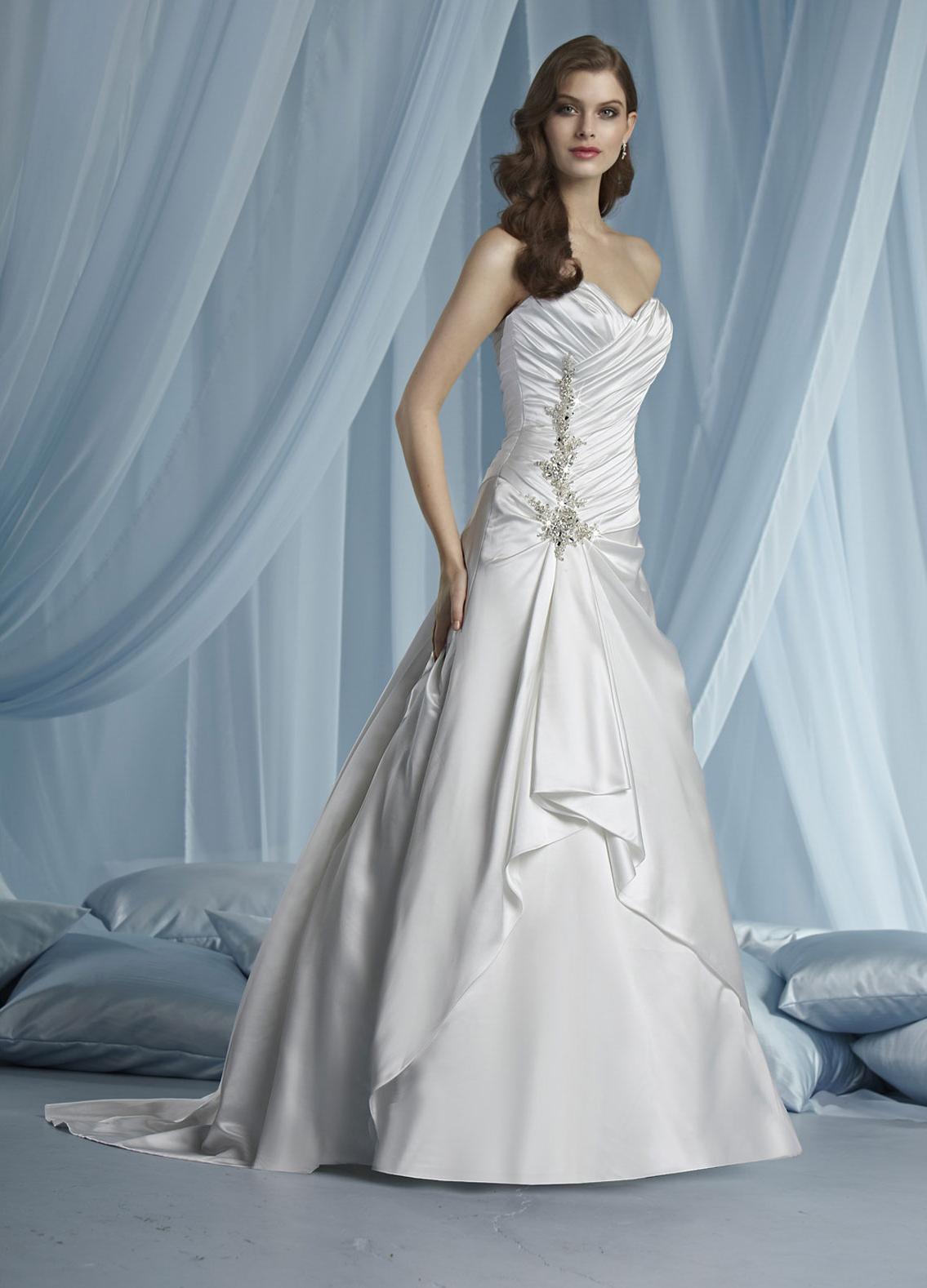 wedding dress,bridal gowns