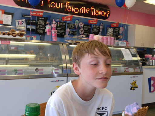 Ice Cream Shop «Baskin-Robbins», reviews and photos, 2126 N Webb Rd, Wichita, KS 67206, USA