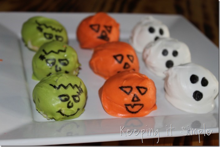 Halloween-treat-no-bake-cake-batter-truffles (4)