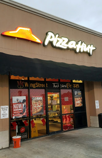 Pizza Restaurant «Pizza Hut», reviews and photos, 400 W St Francis St, Brusly, LA 70719, USA