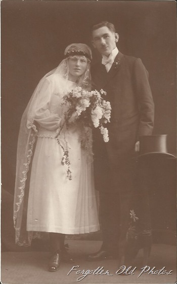Unknown Foreign Couple 1925    DL Ant