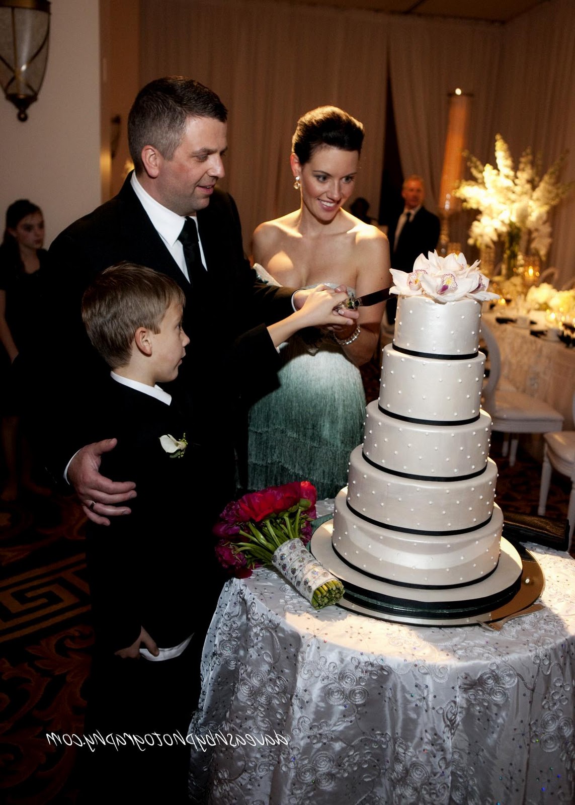 wedding cake cutting!