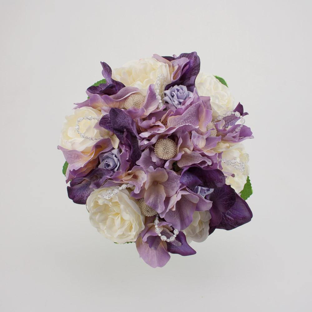 This elegant bridal posy is