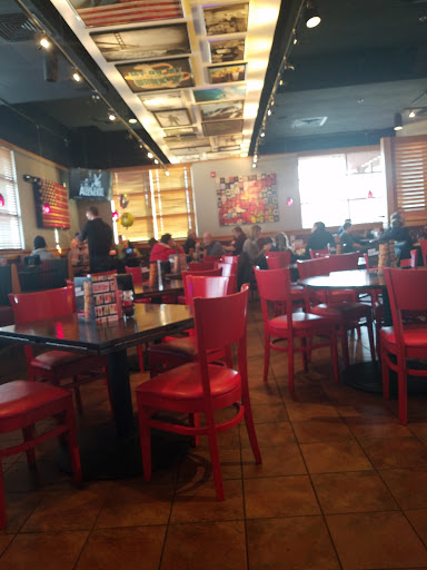 Hamburger Restaurant «Red Robin Gourmet Burgers», reviews and photos, 45305 Abell House Ln, California, MD 20619, USA