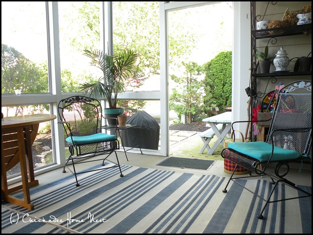 Screened Porch, Chickadee Home Nest