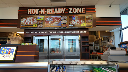 Pizza Restaurant «Little Caesars Pizza», reviews and photos, 1042 Collinsville Rd, Collinsville, IL 62234, USA