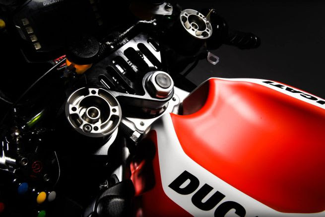 2016-ducati-team-motogp-foto-ufficiali-2.jpg