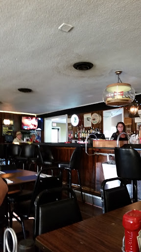 Seafood Restaurant «Lake Nina Restaurant», reviews and photos, 7200 Pippin Rd, Cincinnati, OH 45239, USA