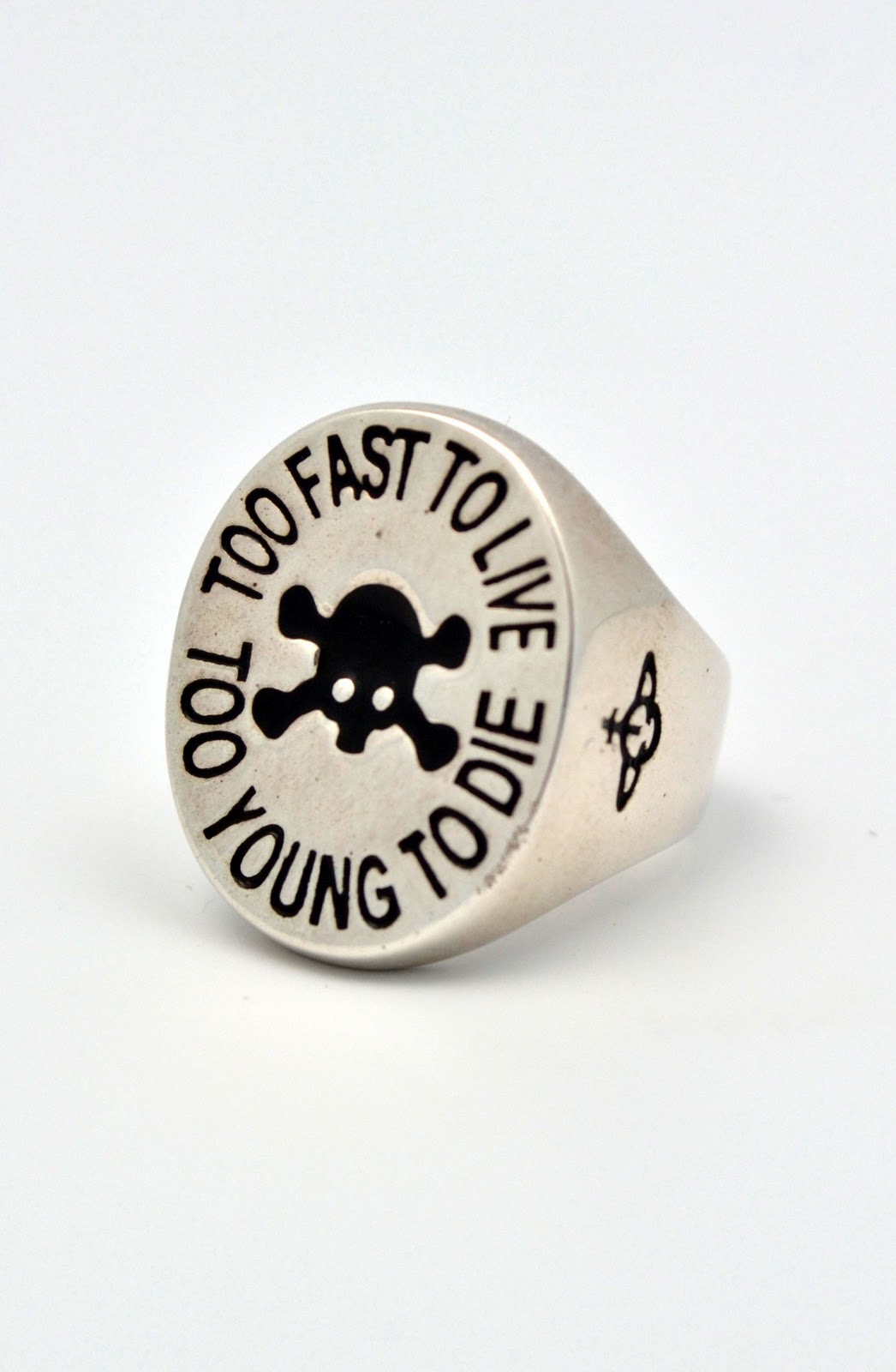 Too Fast To Live Oval Ring