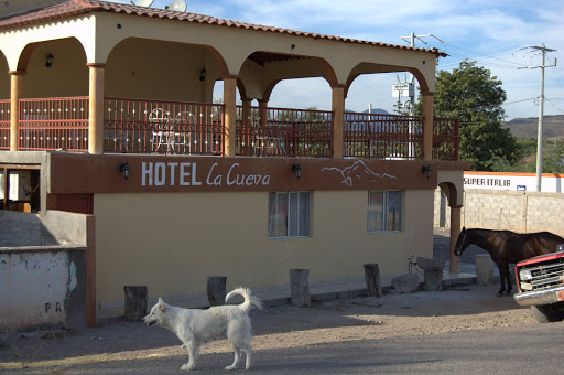 Hotel La Cueva, Guadalupe Victoria, Llano, 84700 San Pedro de la Cueva, Son., México, Alojamiento en interiores | SON