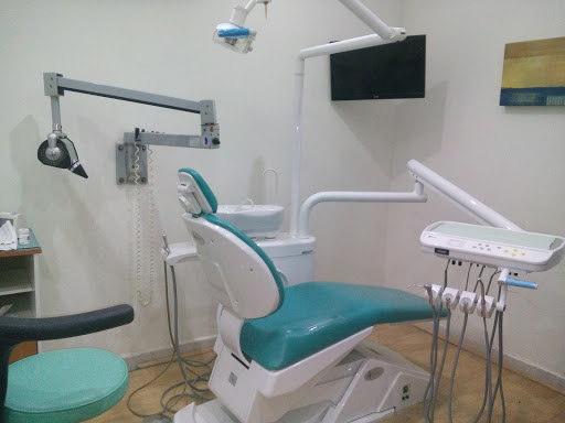 Dentalist, Av. Rómulo Garza 712, Paseo de los Ángeles, 66470 San Nicolás de los Angeles, N.L., México, Dentista cosmético | NL
