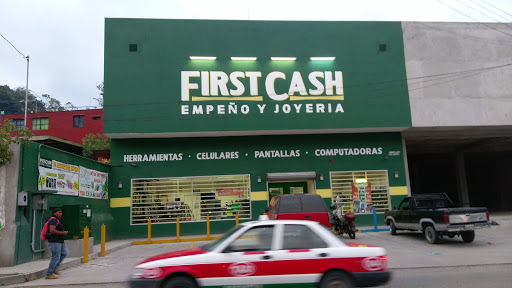 First Cash Empeño, Av. Francisco I. Madero 402, Int. 1, Centro, 93400 Papantla de Olarte, Ver., México, Tienda de segunda mano | VER