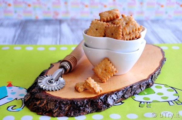 Check out how to make these fun and healthy snacks, Whole Wheat Smoked Cheddar Crackers (a.k.a. Smoky Cheez-It), with a step-by-step video tutorial.   http://uTry.it