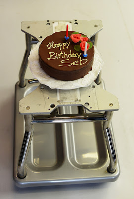 Себастьян Феттель и его торт на день рожденья на Гран-при Германии 2013