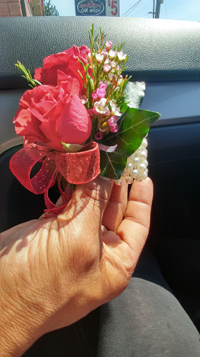Florist «Guminas Flowers», reviews and photos, 833 Giddings Ave SE, Grand Rapids, MI 49506, USA
