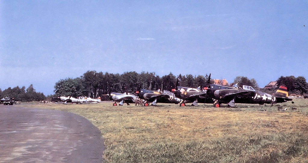 [Nordholz---406th_Fighter_Group_P-47_%255B1%255D.jpg]