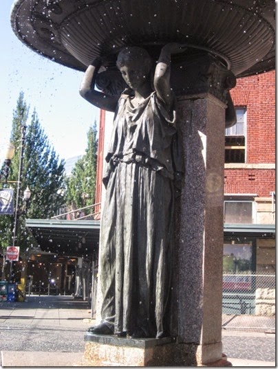 IMG_3593 Skidmore Fountain in Portland, Oregon on September 10, 2008