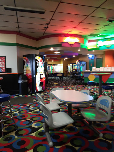 Bowling Alley «Roosevelt Lanes Recreation», reviews and photos, 6701 Roosevelt Ave, Allen Park, MI 48101, USA