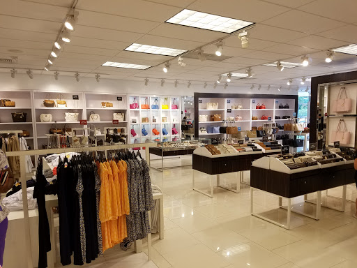Fashion Accessories Store «Michael Kors», reviews and photos, 5709 Richmond Rd #58, Williamsburg, VA 23188, USA
