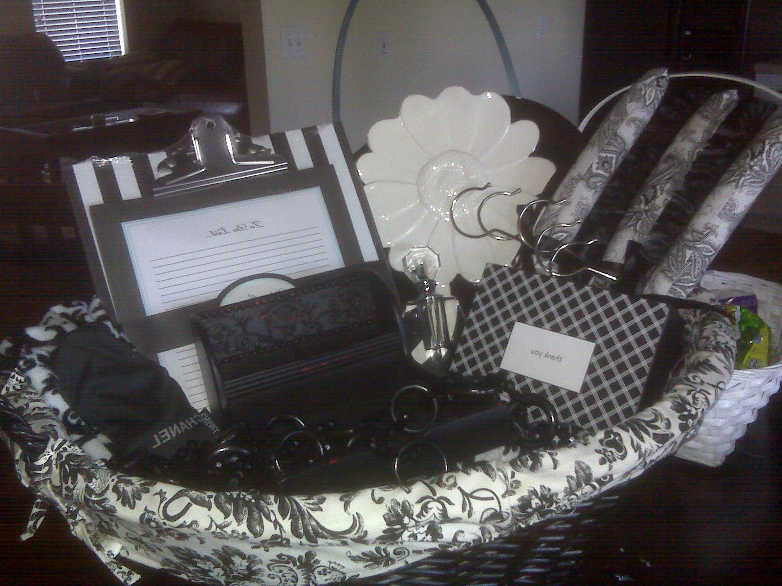 damask black and white wedding