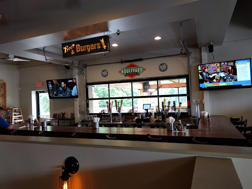 Hamburger Restaurant «Moxie Burger», reviews and photos, 2421 Shallowford Rd #158, Marietta, GA 30066, USA