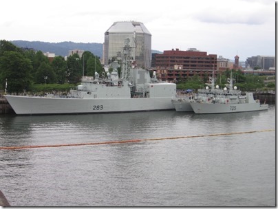IMG_6250 HMCS Algonquin (DDG 283), HMCS Nanaimo (MM 702) & HMCS Whitehorse (MM 705) in Portland, Oregon on June 7, 2009