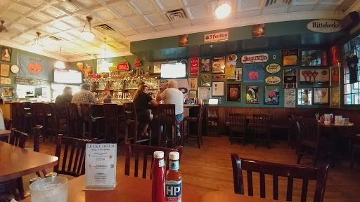 Bar «Lucky Baldwins Delirium Cafe», reviews and photos, 21 Kersting Ct, Sierra Madre, CA 91024, USA