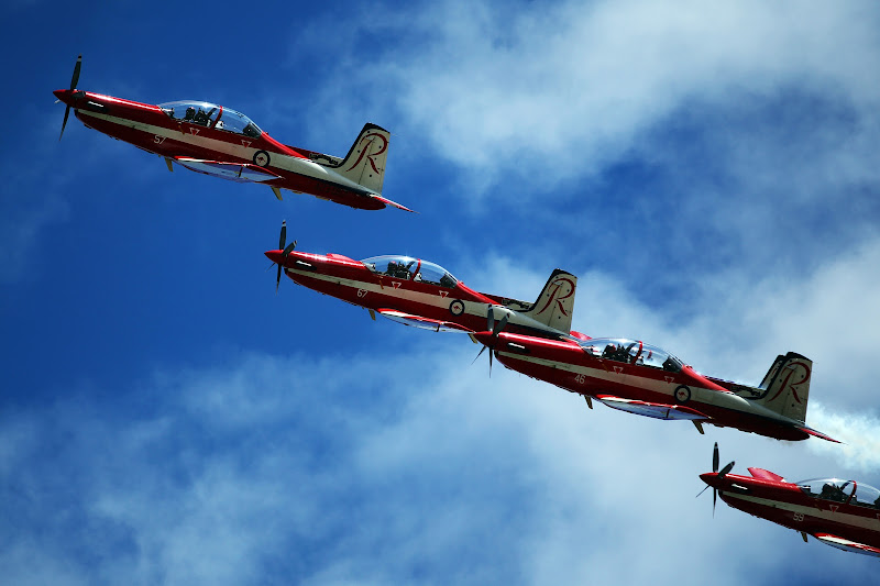 авиашоу королевских военно-воздушных сил Австралии над небом Альберт-Парка на Гран-при Австралии 2013