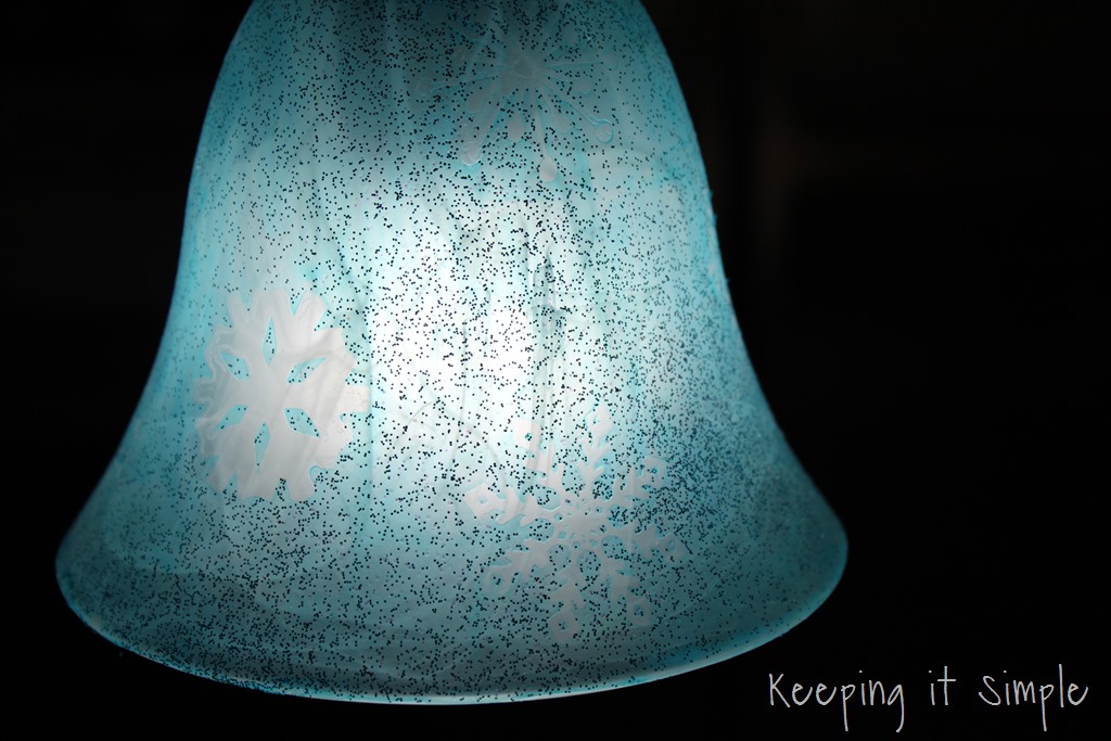[Holiday-turquoise-lights-with-glittery-snowflakes%2520%2520%252818%2529%255B3%255D.jpg]