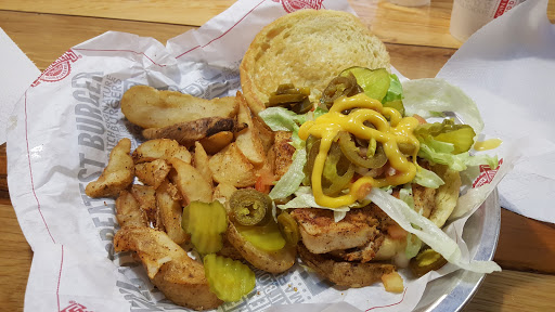 Hamburger Restaurant «Fuddruckers», reviews and photos, 1509 John B White Sr Blvd, Spartanburg, SC 29301, USA