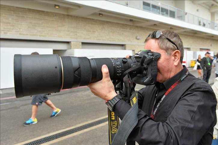 Мартин Брандл в роли фотографа на Гран-при США 2013