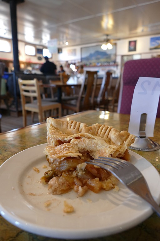 new mexico apple pie at the pie-o-neer