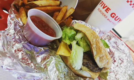 Fast Food Restaurant «Five Guys», reviews and photos, 1 Galleria Dr, Cheektowaga, NY 14225, USA