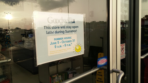 Thrift Store «Goodwill Industries of Greater Cleveland & East Central Ohio», reviews and photos, 12650A Rockside Rd, Cleveland, OH 44125, USA