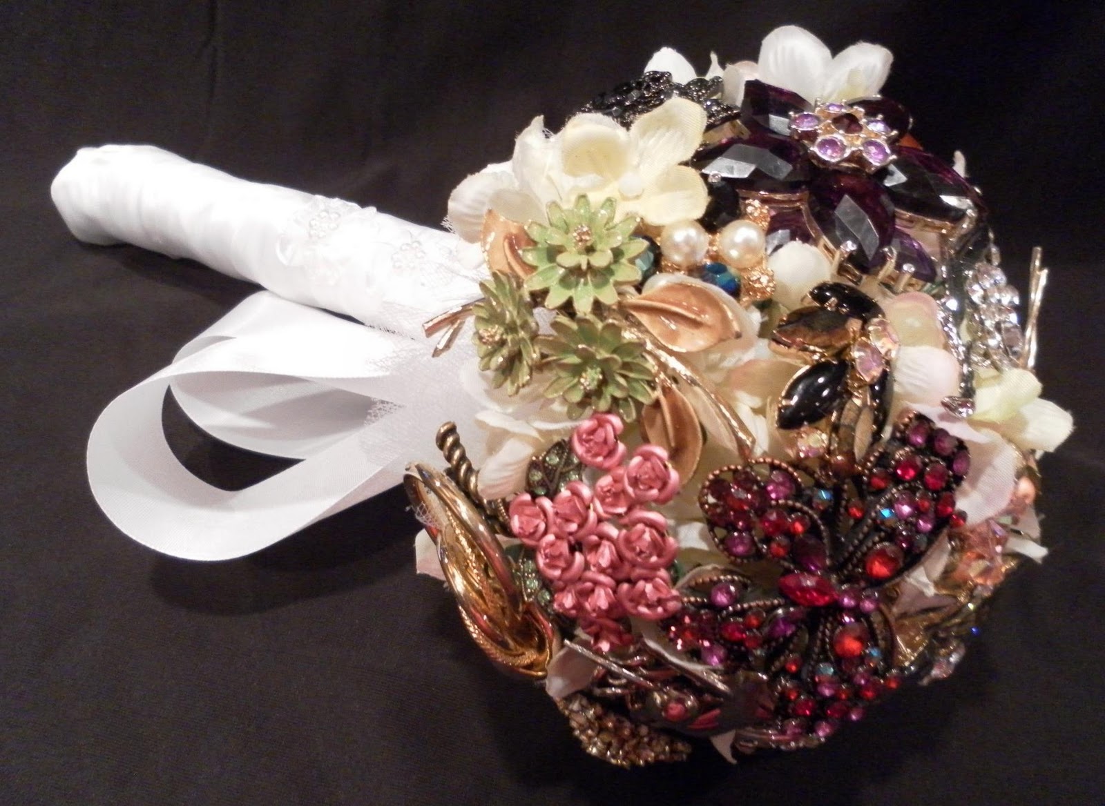 Small Brooch Bouquet