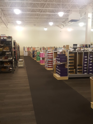 Shoe Store «DSW Designer Shoe Warehouse», reviews and photos, 10515 N Mopac Expy, Austin, TX 78759, USA