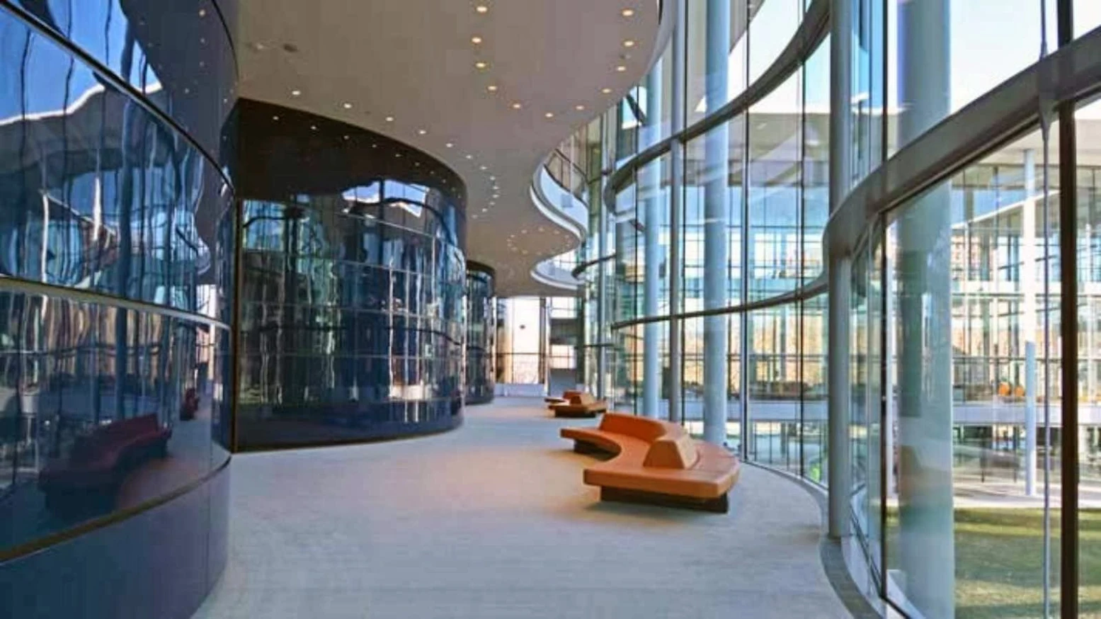 Yale School of Management by Foster Partners