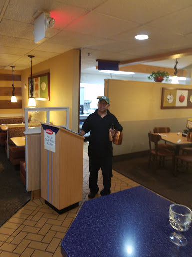 Restaurant «IHOP», reviews and photos, 4228 W Elm St, McHenry, IL 60050, USA