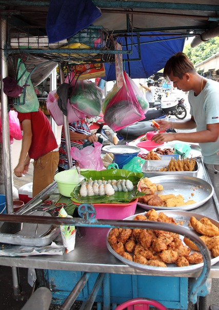 Deep-fried snacks at Appollo Market