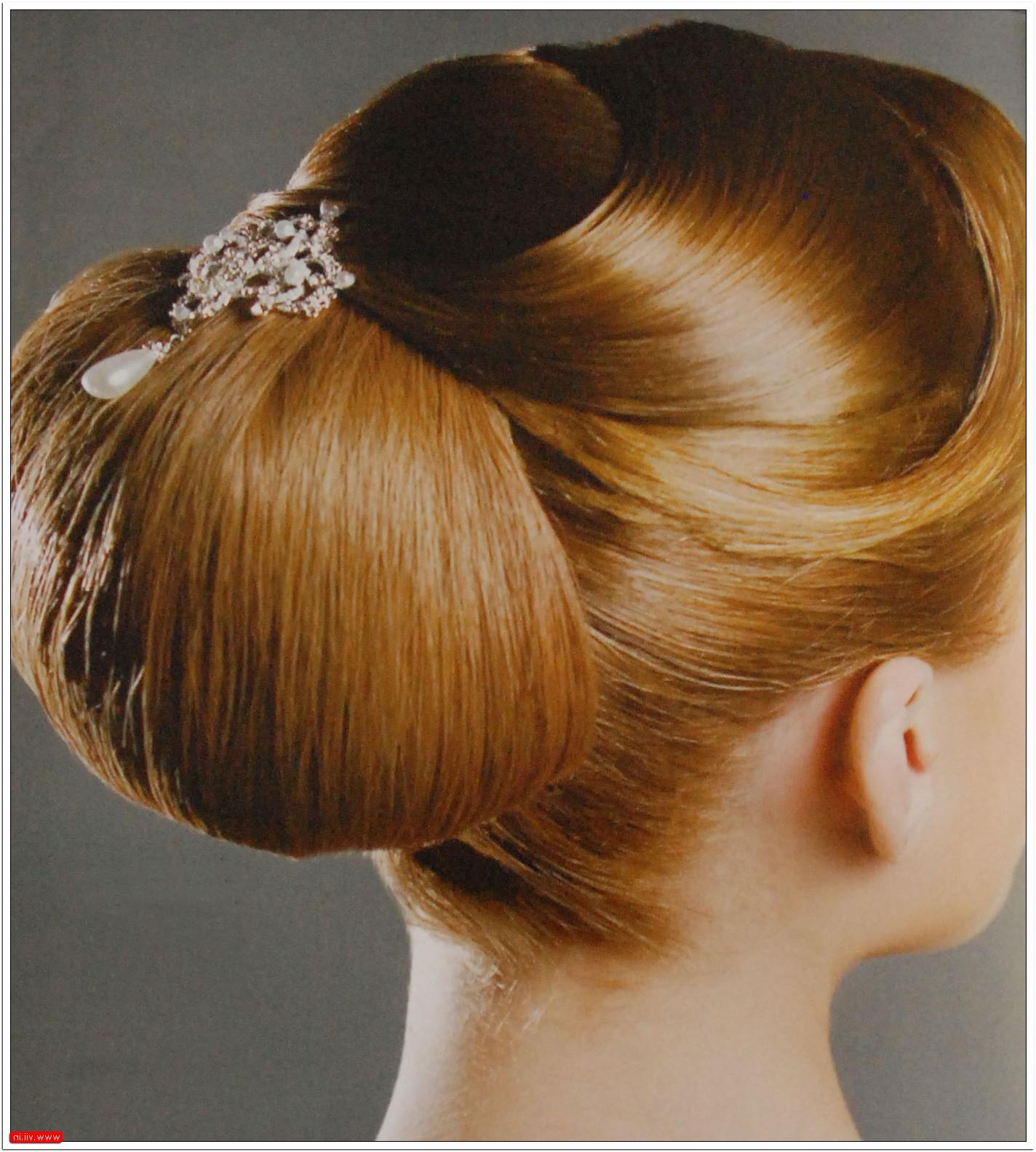 Bridal Hair Style For Summer