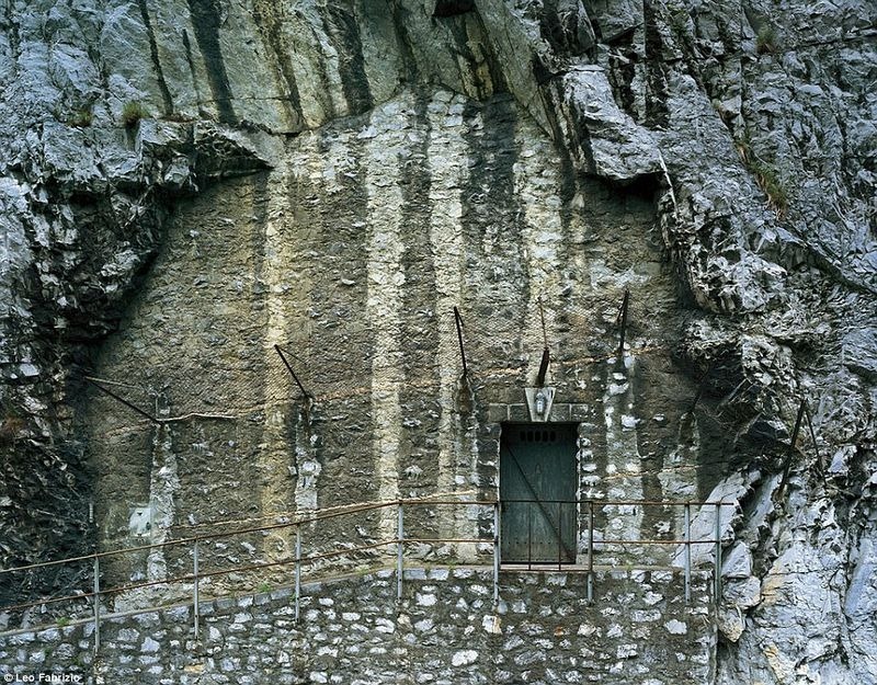 hidden-swiss-bunkers-16