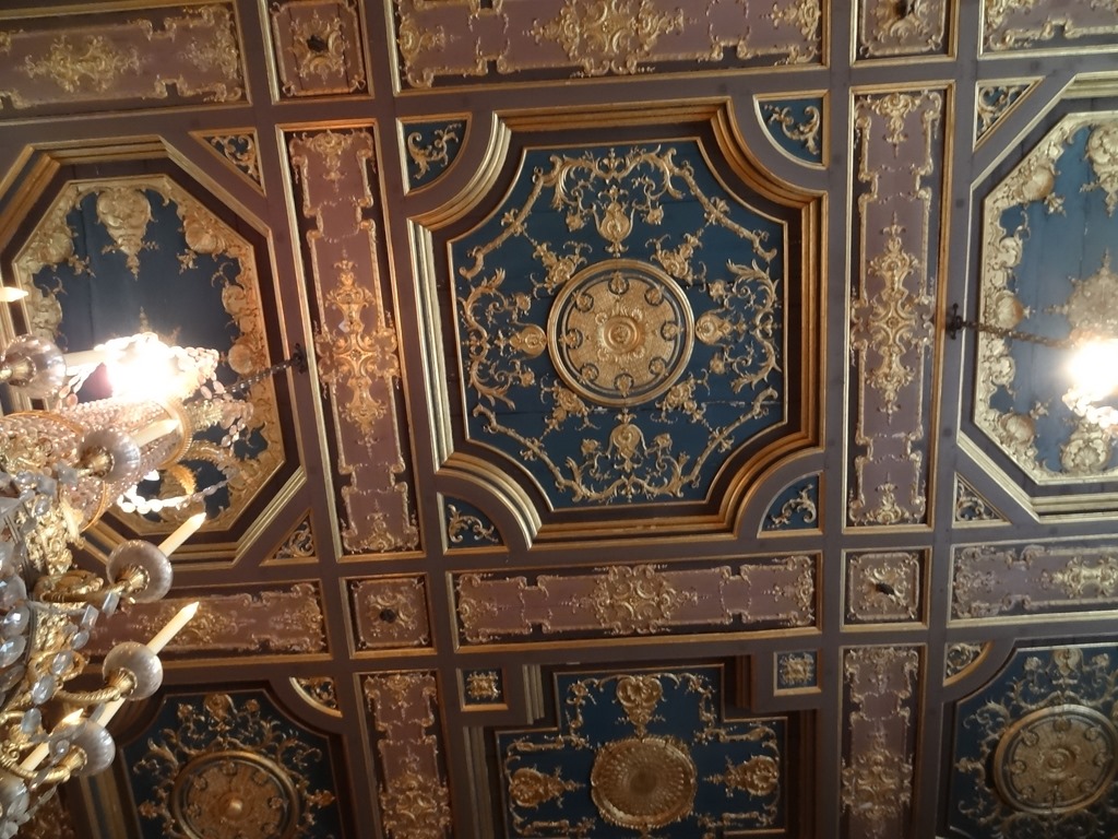 [2015.08.08-068-plafond-de-la-premire%255B1%255D.jpg]