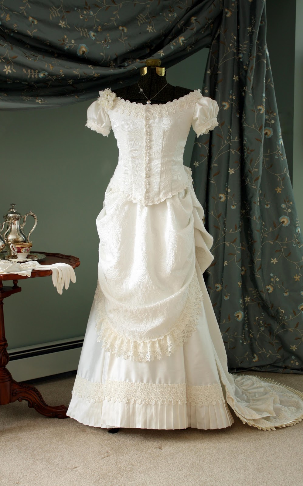 Ivory Victorian Wedding Gown