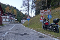 Kurvig und schnell von Villa Santina auf der Ostrampe des Passo della Mauria (1298m).