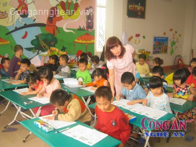 Làm quen với tiếng Anh với chương trình nhẹ nhàng,  thoải mái tạo niềm vui, hứng thú cho trẻ mầm non