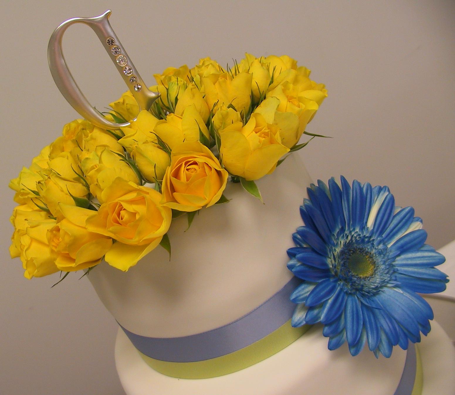 Blue Gerber Daisy Fondant