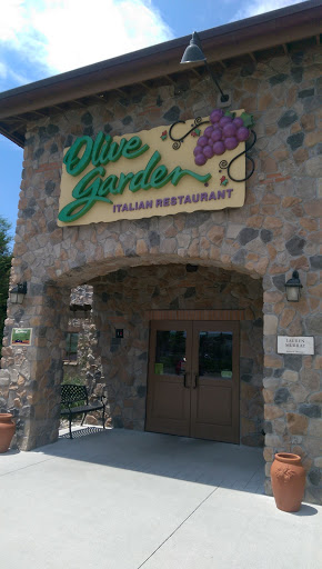 Italian Restaurant «Olive Garden», reviews and photos, 234 Stafford Park Blvd, Manahawkin, NJ 08050, USA